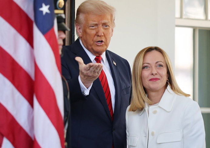 Trump ‘rindez tensionet’ me Melonin, poston foton e kryeministres italiane: Nevojitet urdhër kufizues