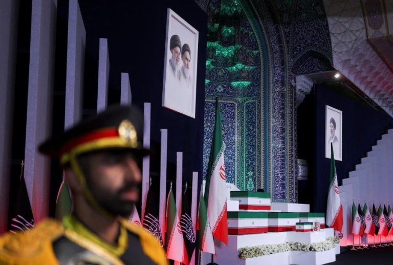 Një javë ceremoni mortore, detaje nga ceremonia publike e lamtumirës së Khamenei