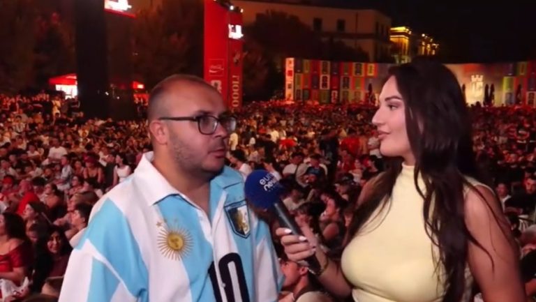 Tifozi argjentinas në fan zonën e Tiranës: Luajmë me gjak për fanellën, besoj te Messi dhe Martinez