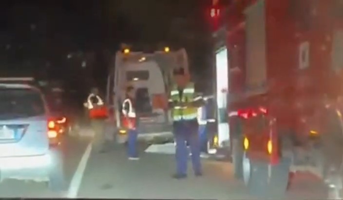E rëndë në aksin Librazhd-Përrenjas, guri bie mbi automjetin në lëvizje! Ndërron jetë 42-vjeçari
