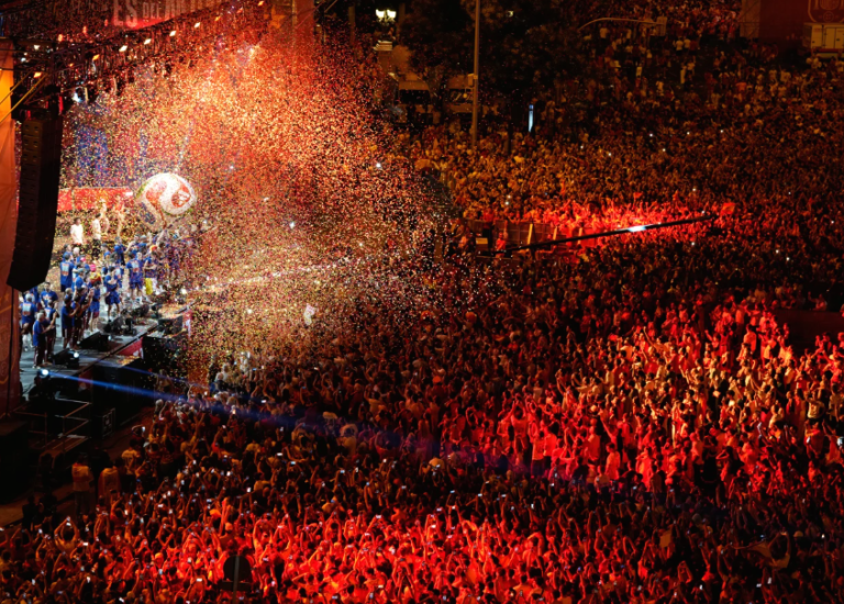 Festë, muzikë dhe paradë, kampionët e Kupës së Botës priten nga 2 milionë tifozë në Madrid