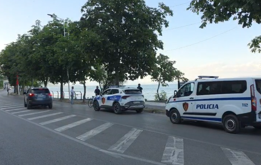 I moshuari humb jetën në liqenin e Pogradecit, dyshohet se pësoi infarkt sapo hyri në ujë (VIDEO)