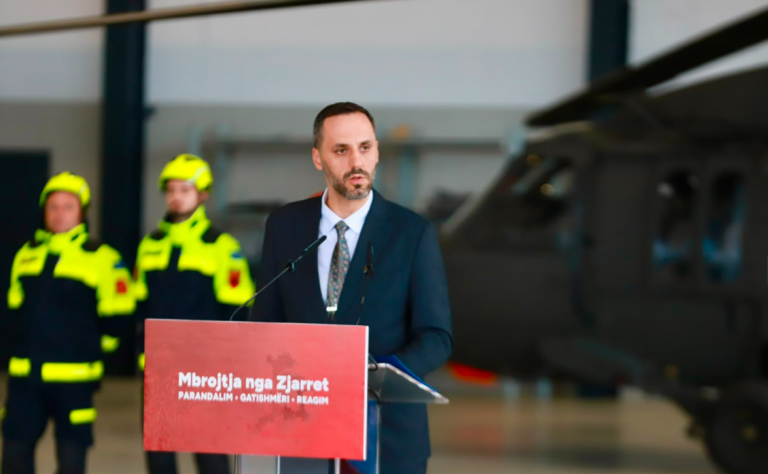 “Tre avionë zjarrfikës dhe 130 mjete të reja”, prezantohet plani kombëtar i gatishmërisë ndaj zjarreve