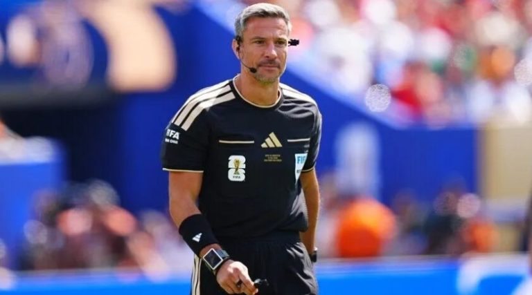 Arbitri i finales së Kupës së Botës tërhiqet nga futbolli pas kritikave për ndeshjen Argjentinë-Spanjë