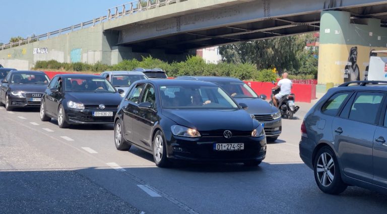 Mbi 1 milion makina në Shqipëri, rritje 9% në vitin 2025, shtohen makinat elektrike