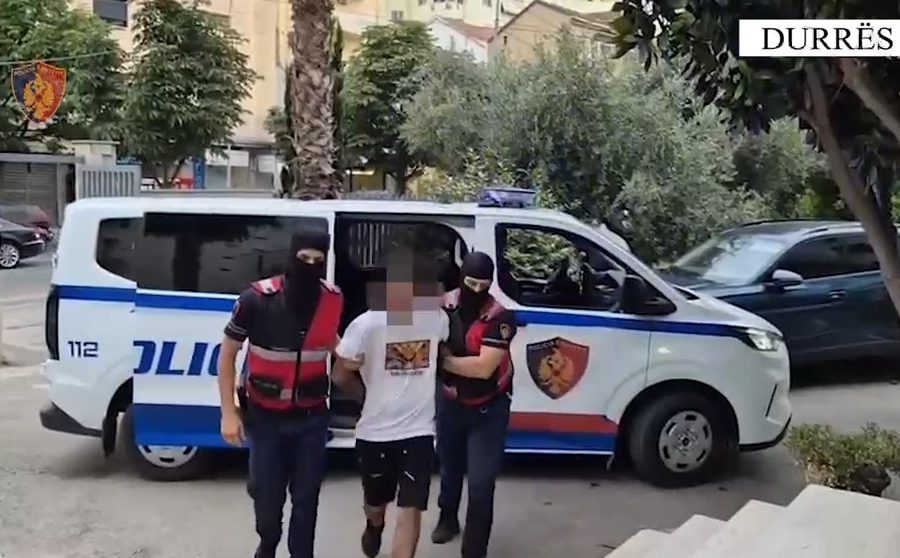 Shisnin lëndë narkotike në plazhe dhe zona të ndryshme të Durrësit, arrestohen dy shpërndarësit (EMRAT)
