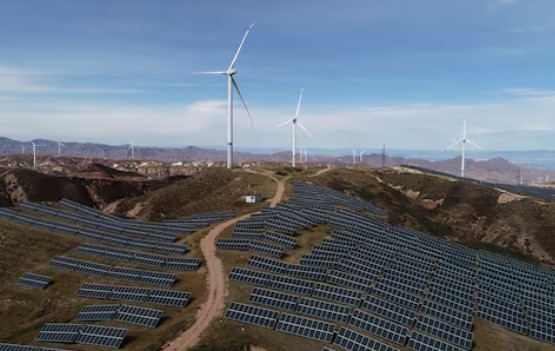 Kina do të rrisë prodhimin e energjisë nga era dhe dielli me më shumë se 50% në pesë vjet