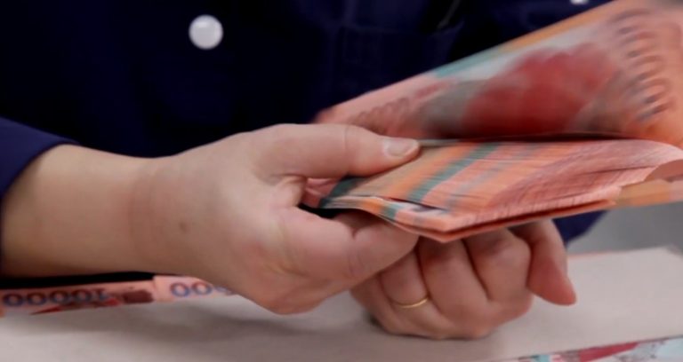 Tatimet kontrollojnë individët me të ardhura të larta, gjenden 770 mijë euro të dyshimta