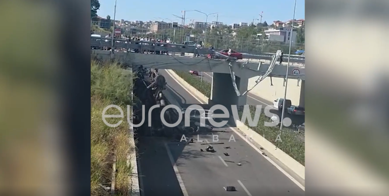 Aksident i rëndë në Unazën e Madhe të Tiranës, mjeti i tonazhit të rëndë del nga rruga dhe bie nga ura (VIDEO)