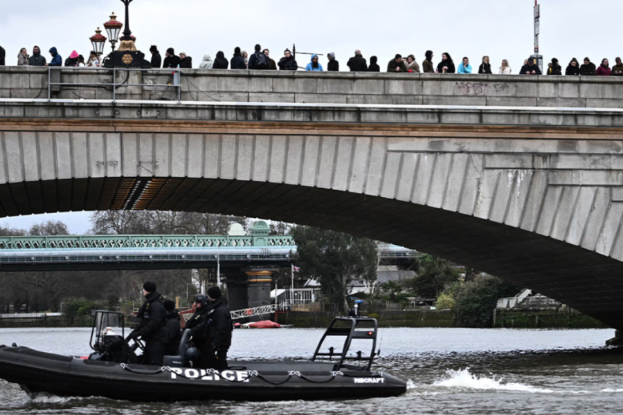 Varka e policisë përplaset me Urën Westminster në Londër, plagosen 5 efektivë