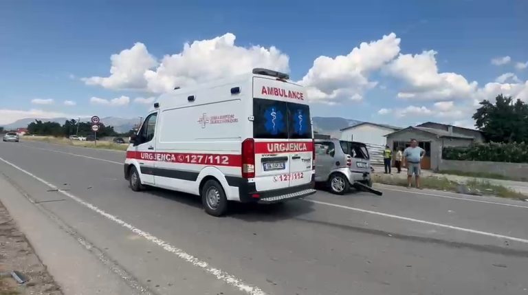 Aksident mes tre automejteve në aksin rrugor Korçë-Pogradec, një i plagosur