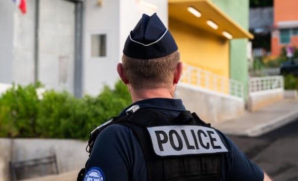 E rëndë në Francë, trupat e pajetë të 5 foshnjave gjenden në kuti kartoni brenda banesës së një çifti në Orange