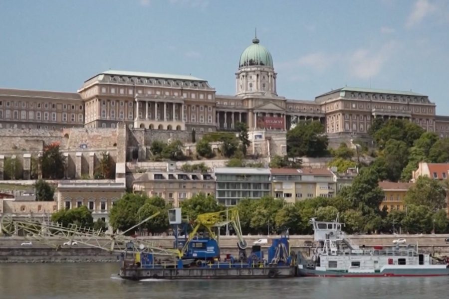 Debate për reformën, qeveria në Hungari voton shkarkimin e presidentit