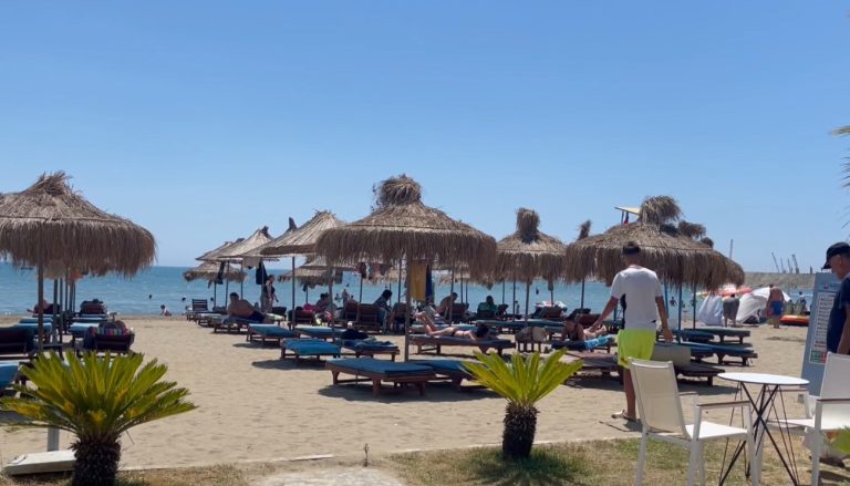 Sezoni turistik në Durrës, mungojnë pushuesit nga Kosova dhe diaspora