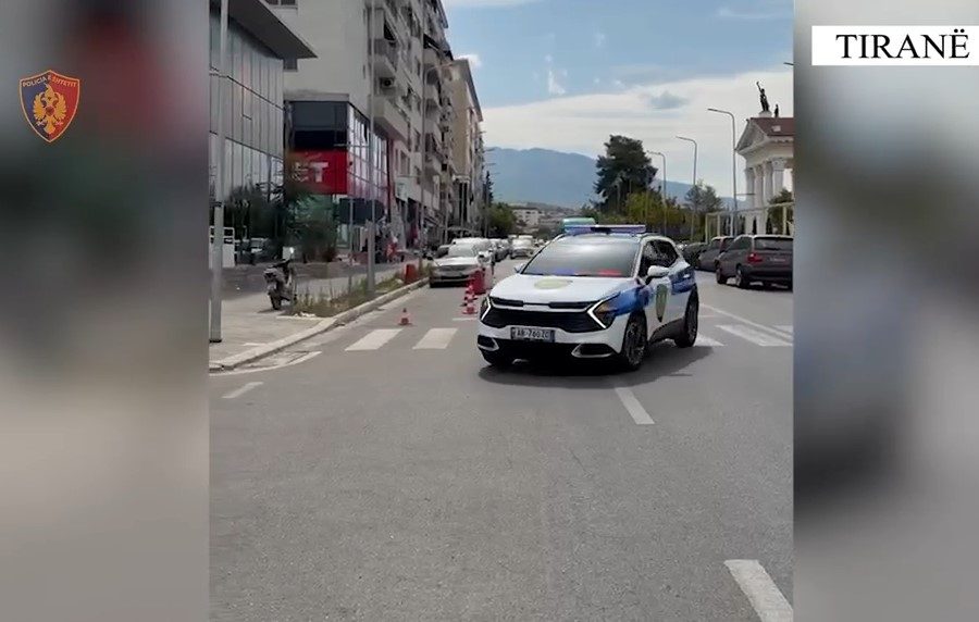 Përplasi për vdekje 74-vjeçaren në autostradën Tiranë-Durrës, arrestohet 65-vjeçari. Në pranga edhe i biri