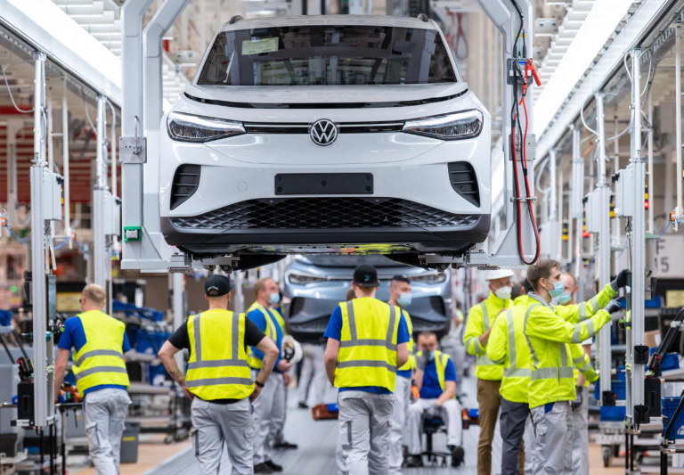 Shefi i Volkswagen konfirmon planin për të shkurtuar 50,000 vende pune