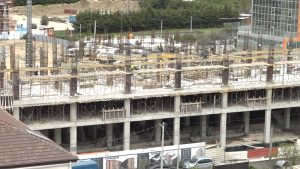 Ndërtimi, sektori më i varur nga kreditë, 43% e firmave kanë hua