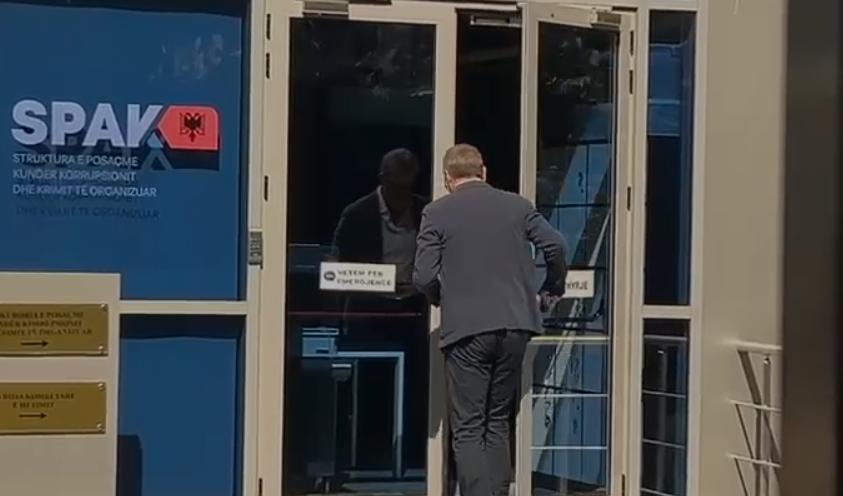 Gjyqi “Partizani”, ish-ministri Oketa paraqitet në Gjykatën e Posaçme për të dëshmuar (VIDEO)