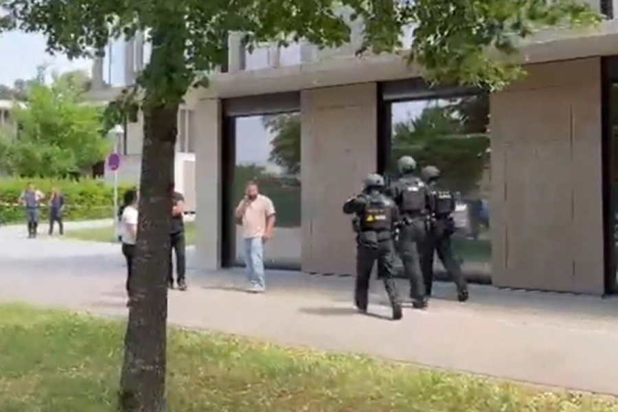 Sulm me thikë në një shkollë në Gjermani, 16-vjeçari plagos rëndë dy nxënëse