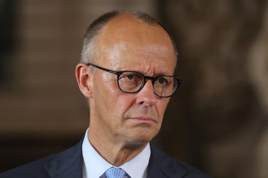 Merz propozon riorganizimin e qeverisë pas dorëheqjes së aleatit të tij të ngushtë, Jens Spahn