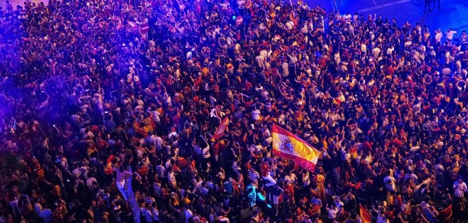 Festimet në Spanjë kthehen në tragjedi, 13-vjeçari humb jetën nga shembja e një shatërvani! Plagosen 3 të tjerë
