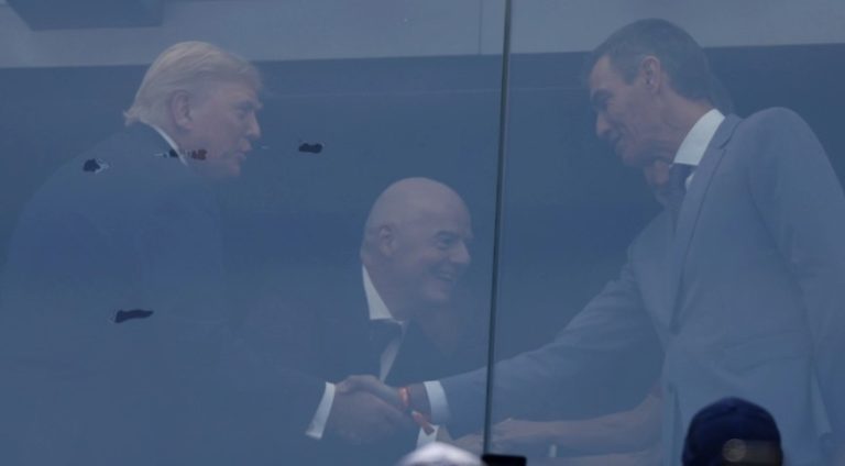 Pas muajsh tensionesh politike SHBA-Spanjë, Sanchez dhe Trump takohen në finalen e Kupës së Botës