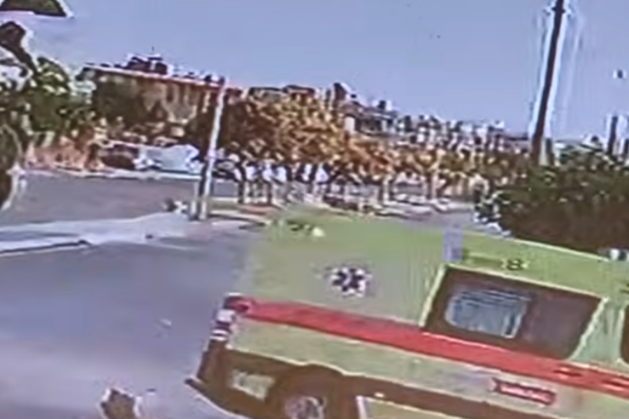 Dalin pamjet e aksidentit të ambulancës në Greqi, momenti kur përmbyset pas përplasjes