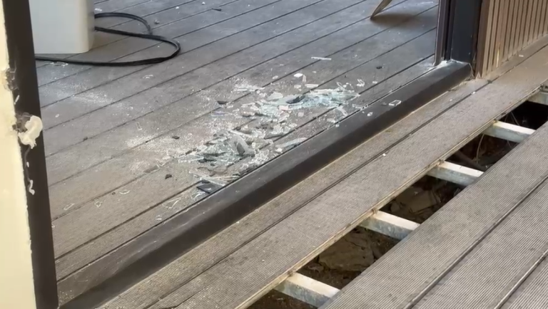 Shpërthim me tritol në një lokal në Vlorë, policia nis hetimet