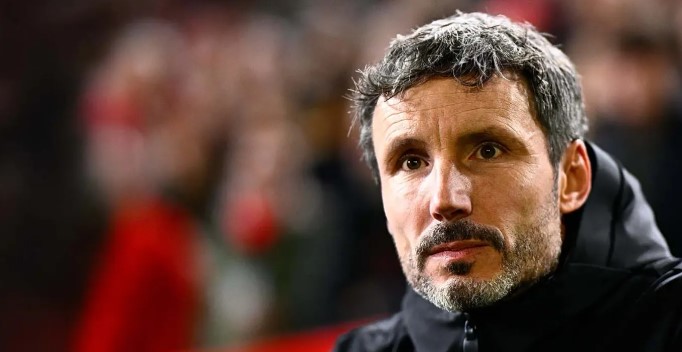 Legjenda holandeze Van Bommel emërohet trajneri i ri i Belgjikës