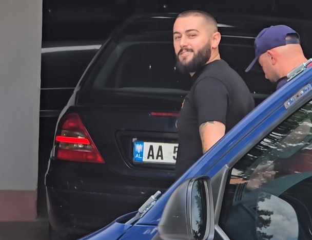 Plagosja e Brian Syzos, nis seanca për masën e sigurisë ndaj Nikolla Agollit dhe David Priftit