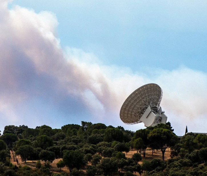 Zjarret në Spanjë përfshijnë observatorin kryesor të NASA-s, evakuohet kompleksi i komunikimeve hapësinore
