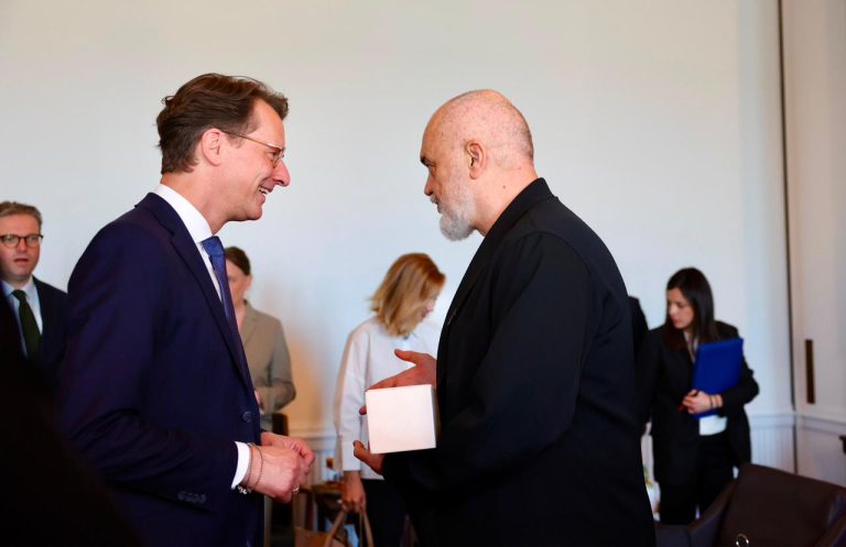 Investimet dhe integrimi europian, Rama takon kryeministrin e Landit Nordrhein-Westfalen