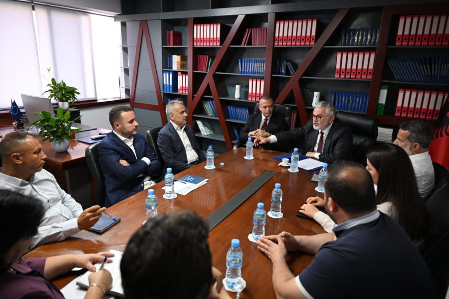 Gogu prezanton drejtorin e ri të Agjencisë së Trajtimit të Pronave: Rrisim transparencën për qytetarët