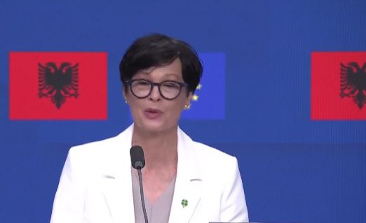 “Si i komentoni protestat në Shqipëri?”, përgjigjet komisionerja Marta Kos