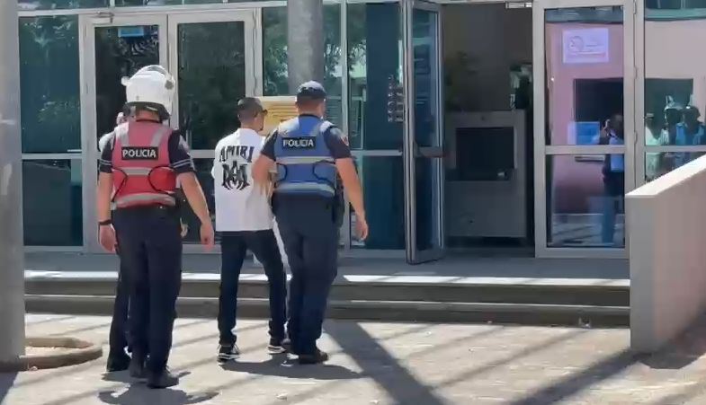 I përfshirë në vrasjen e ish-policit Santiago Malko, Ilir Selmani shoqërohet në GJKKO nën masa të rrepta sigurie