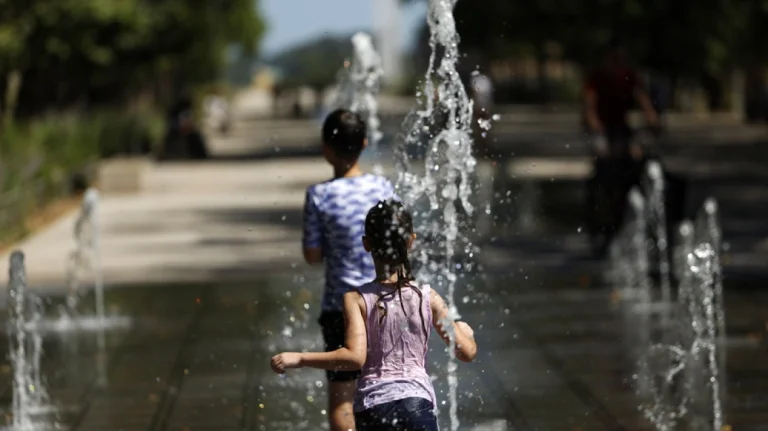 Valë e të nxehtit në Francë, mbyllet një reaktor bërthamor për shkak të temperaturave të larta