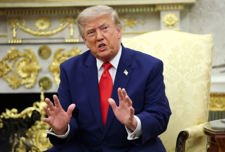 “Do ta godasim shumë shpejt dhe shumë rëndë”, Trump paralajmëron sulm mbi bazën bërthamore nëntokësore të Iranit