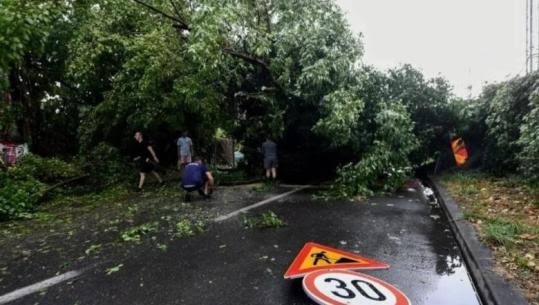 Stuhitë godasin Ballkanin, miliona euro dëme në bujqësi, mbi 100 automjete të dëmtuara në Shkup