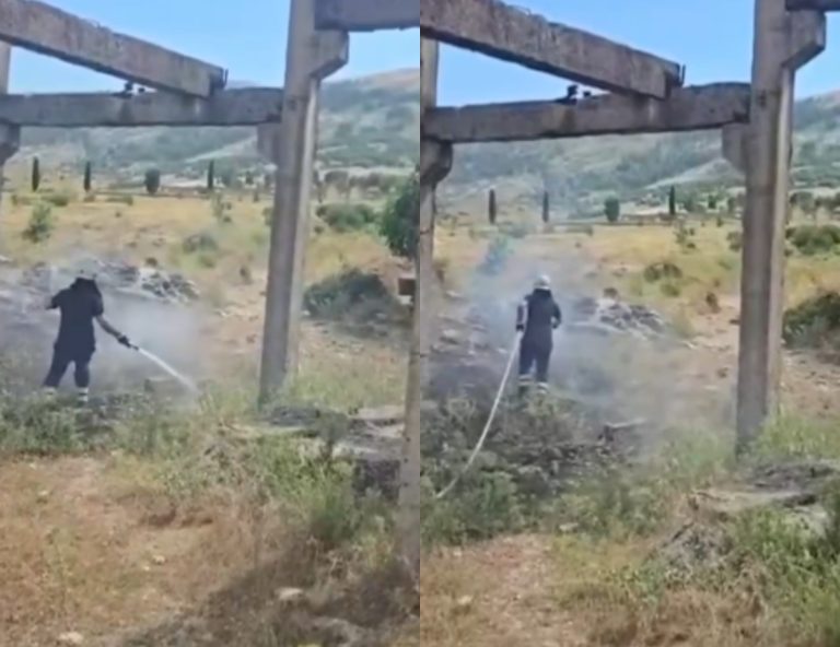 Përfshihet nga flakët një zonë me shkurre në Gjirokastër, zjarrfikësit në vendngjarje (VIDEO)