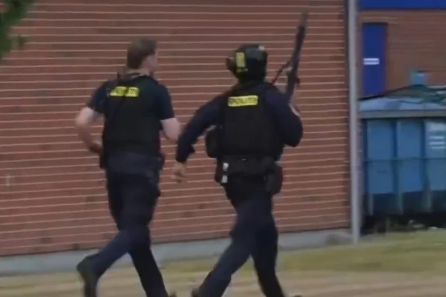 Të shtëna me armë zjarri në Danimarkë, vritet një person. Plgoset polici dhe autori (VIDEO)