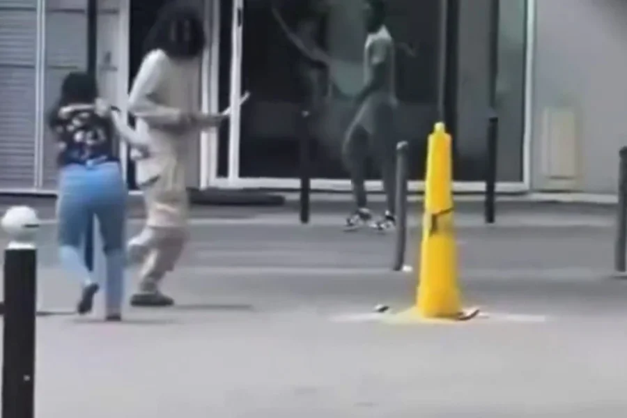 Plagosja e 3 grave në Paris, dalin pamjet e autorit pas sulmit: Allahu më urdhëroi (VIDEO)