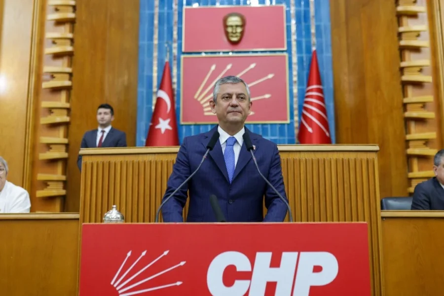Lideri i opozitës Ozgur Ozel jep dorëheqjen nga CHP, do të formojë një parti të re 