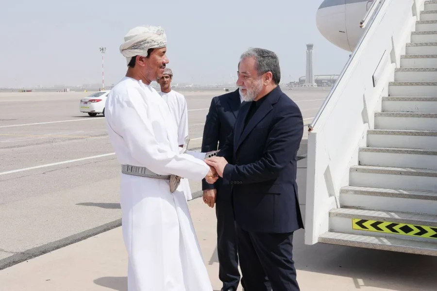 Araghchi takim me ministrin e jashtëm të Omanit, në fokus Ngushtica e Hormuzit dhe zgjidhja e tensioneve me SHBA