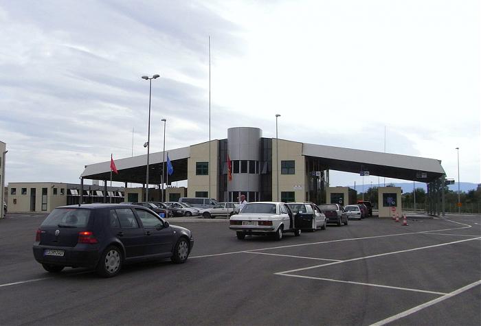 Kishte fshehur një tajlandeze në valixhe për ta kaluar jashtë vendit, arrestohet 26-vjeçari në Muriqan