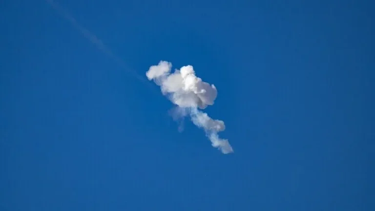 Kuvajti intercepton raketa dhe dronë, një person mbetet i plagosur