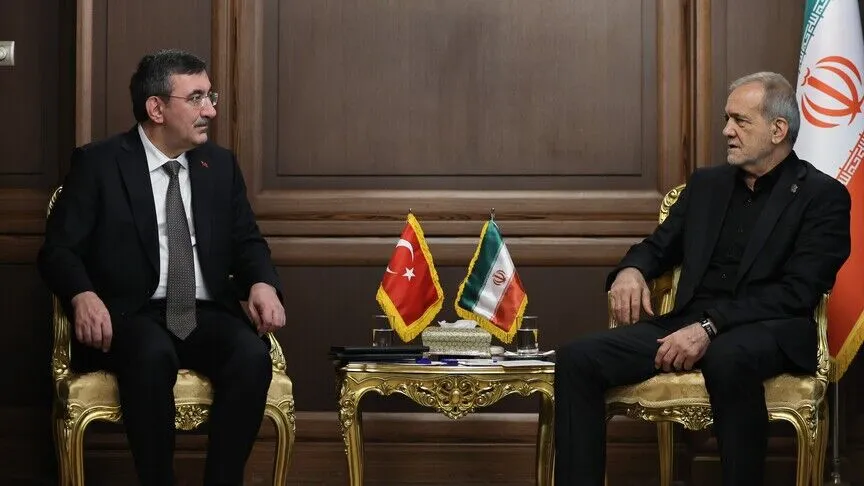 Zëvendëspresidenti turk takohet me Presidentin iranian në Teheran, çfarë u diskutua