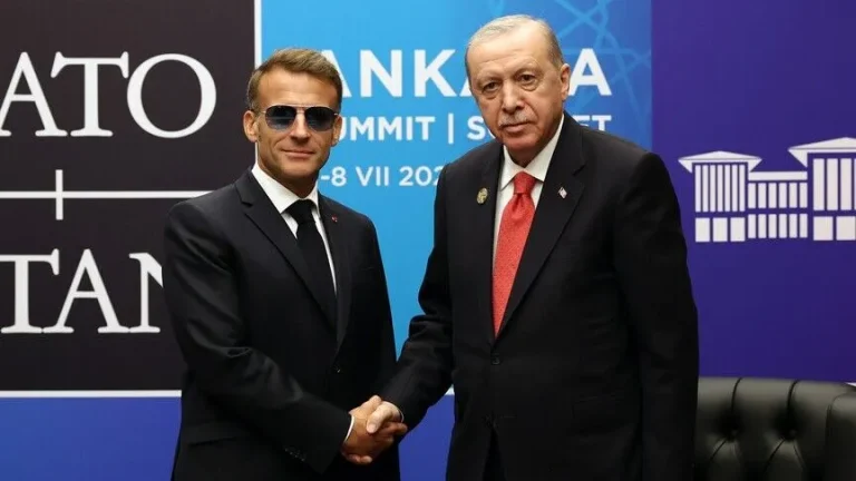 Erdogan dhe Macron diskutojnë tregtinë, NATO-n dhe krizat rajonale në samitin e Ankarasë