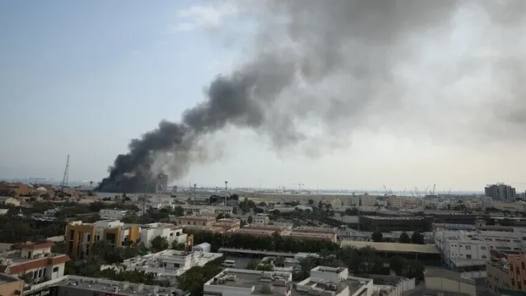 Irani njofton goditjen e objekteve ushtarake amerikane në Bahrein dhe sistemet e radarëve në Oman