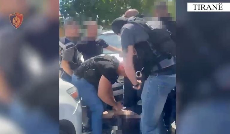 Arrestohet në Mëzez 38-vjeçari me qese me kokainë në automjet, gati për shitje (EMRI)
