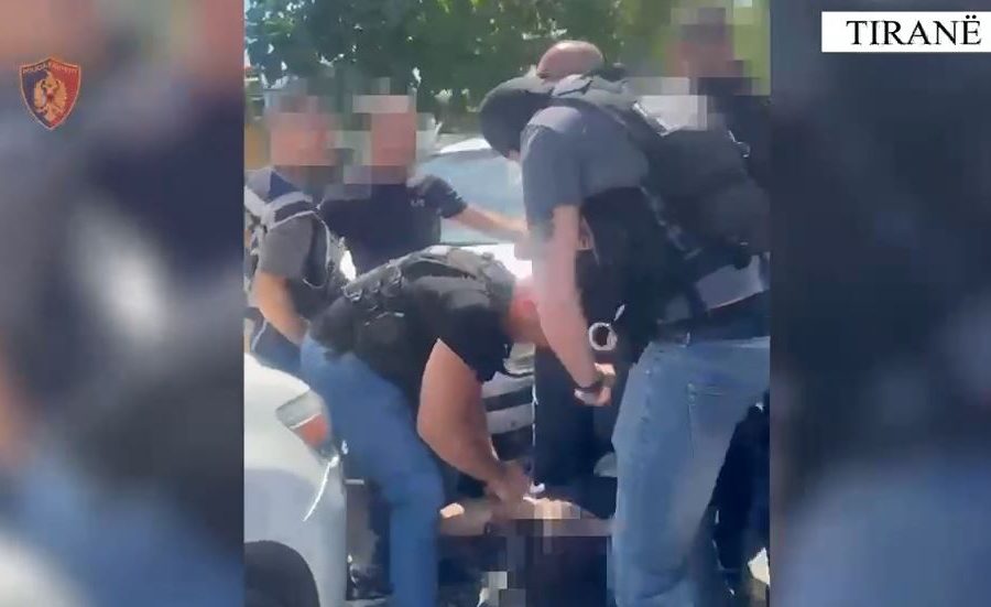 Arrestohet në Mëzez 38-vjeçari me qese me kokainë në automjet, gati për shitje (EMRI)